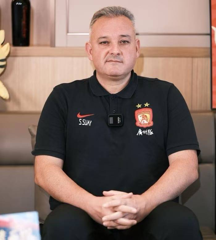 九游体育注册入口包含关键时刻广州队备战中超，防线松动细节曝光，态度坚定，训练强度明显提升的词条